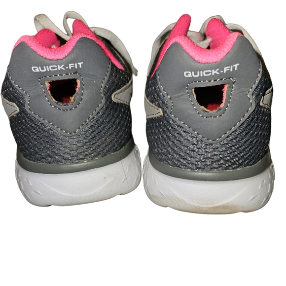 Running shoes - Picture 1 of 3